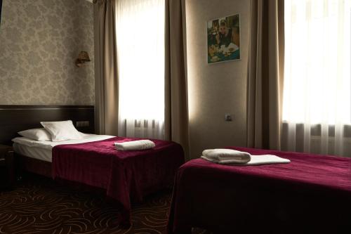 2 twin beds