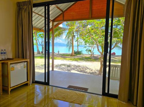 Kradan Beach Resort in Trang