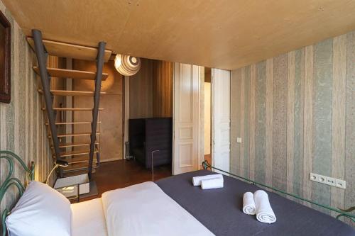 1-BR Apt in Central Tbilisi by Wehost, Tbilisi City (photo 7)