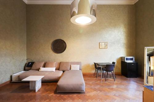1-BR Apt in Central Tbilisi by Wehost, Tbilisi City (photo 6)