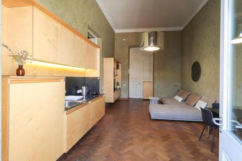 1-BR Apt in Central Tbilisi by Wehost, Tbilisi City (photo 9)