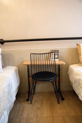 Deluxe Twin Room image 1