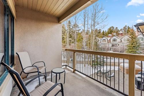 Ski In Out Breckenridge Condo with Shared Hot Tubs in Four O'Clock