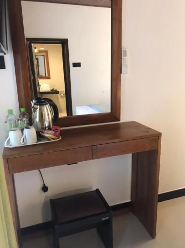 Deluxe Double Room image 7