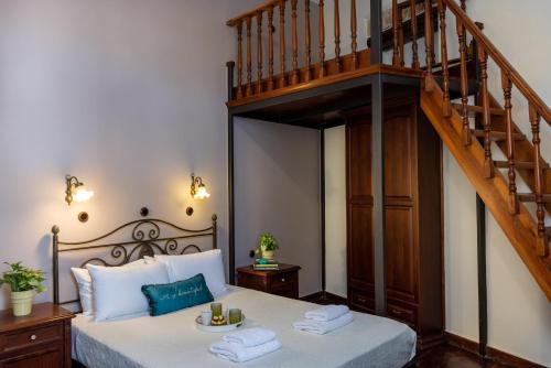 Standard Double Room image 6