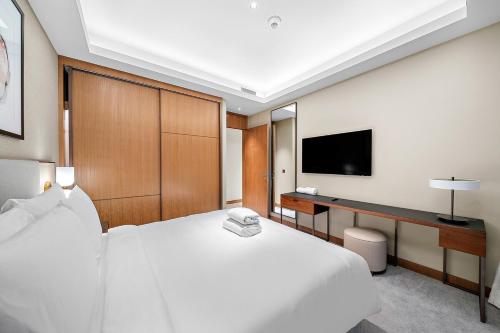 FIRST CLASS 3BR Burj Khalifa & Fountain View, Dubai (photo 2)