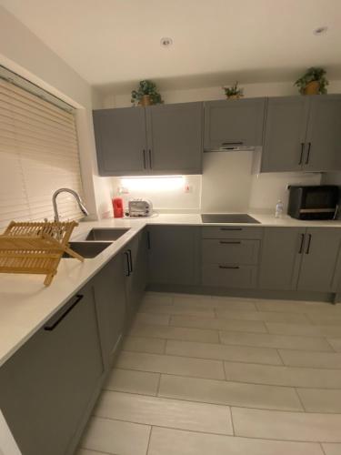 Kitchen, Summer budget double room in Edgware