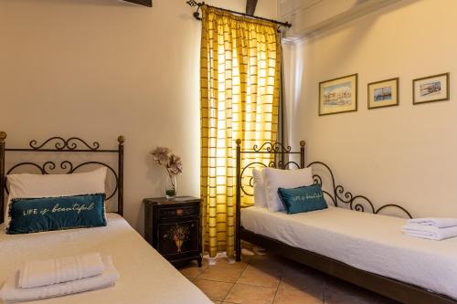 Suite - Top Floor image 7