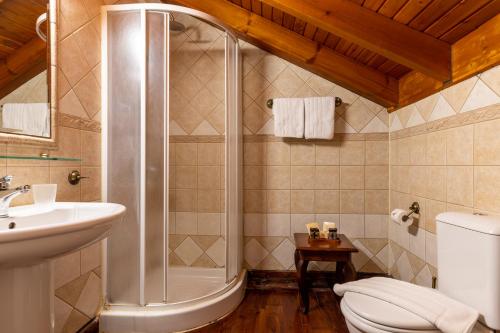 Suite - Top Floor image 8