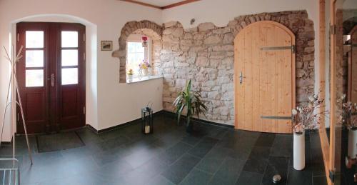 Sissepääs, Ferienwohnung Sonnenleithe Urlaub im Denkmal in Breitenbrunn/Erzgeb.
