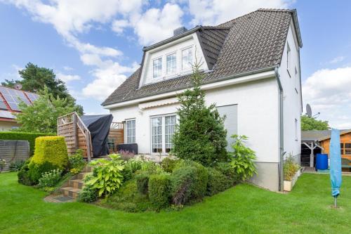 Nahe Berlin 224qm Traumhaus im Grünen mit Sauna und Kamin