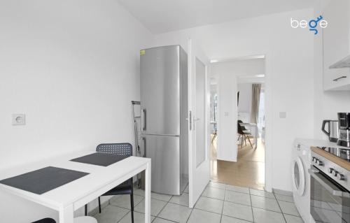 Konyha, BEGE APARTMENTS: FIRM RELAX in Mettmann
