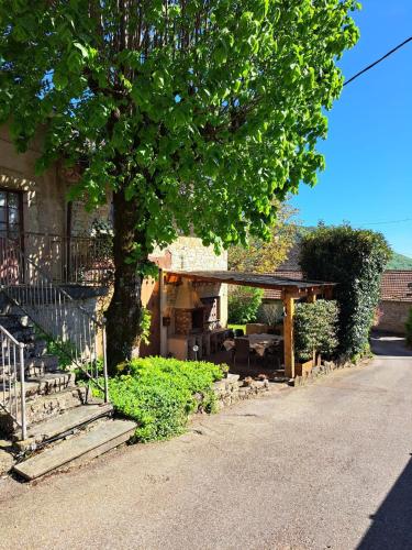 Grange Les Rochettes gîte à louer Montagnieu