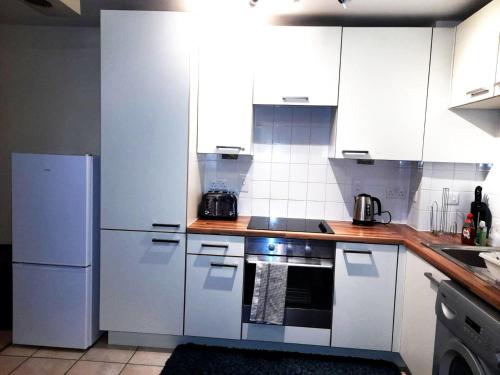 Oxford Apartment - image 2