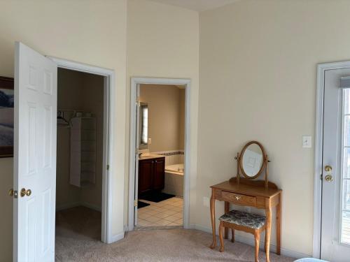 Sunny townhouse 3 bedroom, walk to shops Sunny townhouse 3 bedroom, walk to shops