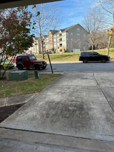 Sunny townhouse 3 bedroom, walk to shops Sunny townhouse 3 bedroom, walk to shops