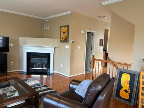 Sunny townhouse 3 bedroom, walk to shops Sunny townhouse 3 bedroom, walk to shops