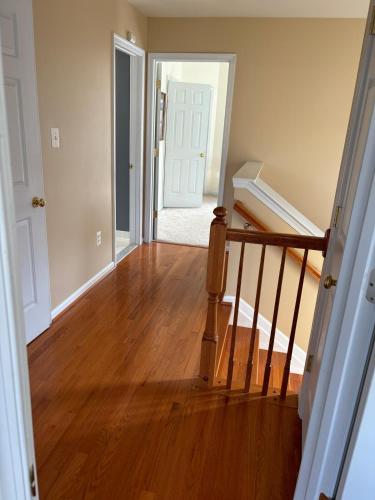 Sunny townhouse 3 bedroom, walk to shops Sunny townhouse 3 bedroom, walk to shops