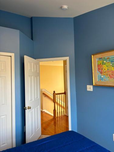 Sunny townhouse 3 bedroom, walk to shops Sunny townhouse 3 bedroom, walk to shops