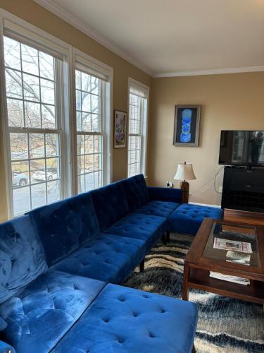 Sunny townhouse 3 bedroom, walk to shops Sunny townhouse 3 bedroom, walk to shops