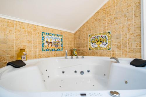Masažna kad, Loft36 in Herstal
