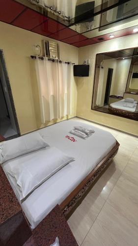Standard Suite image 5