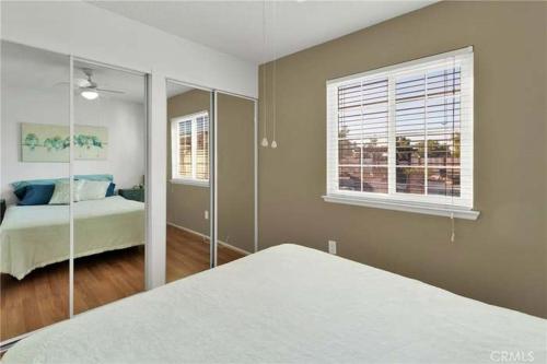 Western style pool home, 4 bedroom and large yard in Apple Valley (CA)