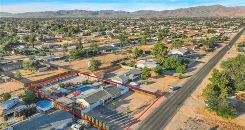 Surrounding environment, Western style pool home, 4 bedroom and large yard in Apple Valley (CA)