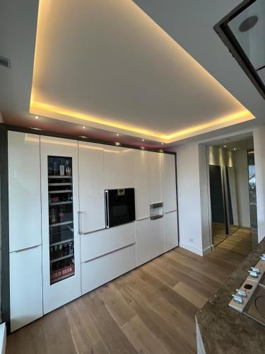 Luxury Loft with Rooftop & Jacuzzi in City Center, Düsseldorf (Foto 8)