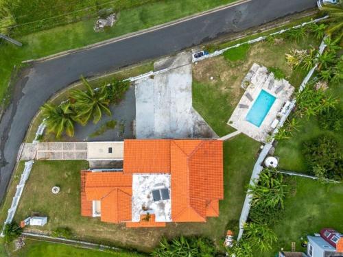 Luxury Villa w pool, ELEVATOR, ocean views, 5 mins to beach