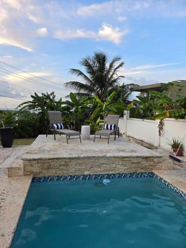 Luxury Villa w pool, ELEVATOR, ocean views, 5 mins to beach