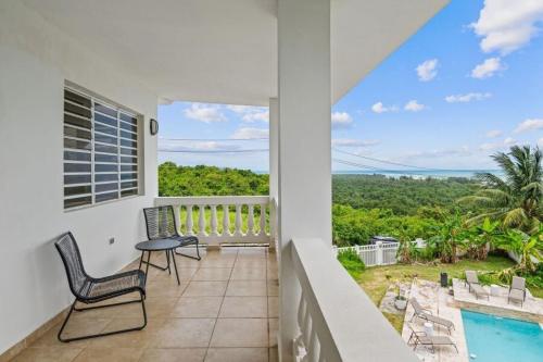 Luxury Villa w pool, ELEVATOR, ocean views, 5 mins to beach