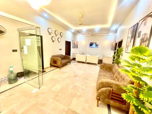 Budget Friendly 2 rooms Suite Stadium Road - image 10
