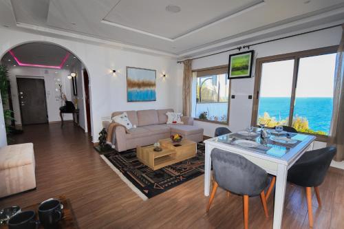 Moyra Hill Moyra Hill