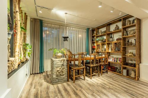 PuYuan Laoyangfang Huayuan GuestHouse in City Library