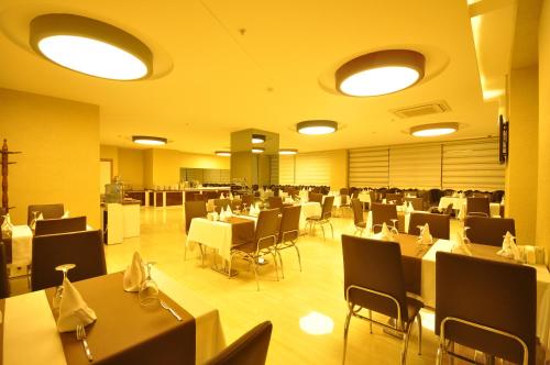 餐廳, 保柏酒店 (Bupa Hotel) in 凱瑟利