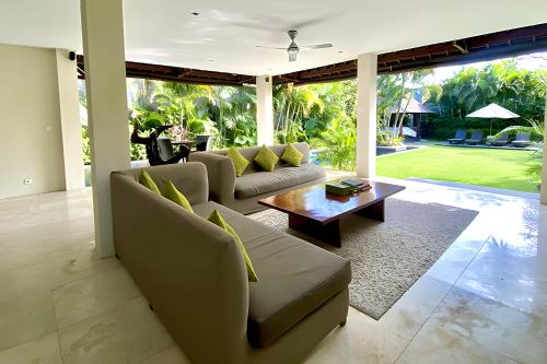 Garden Three-Bedroom Villa with Private Pool image 2