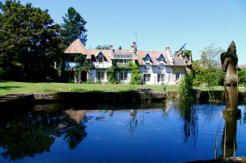 Domaine De Chantemerles