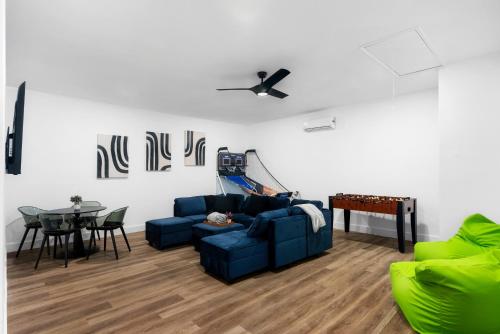 Stunning Family Home with Pool & Hot Tub - Sleeps 17 Stunning Family Home with Pool & Hot Tub - Sleeps 17