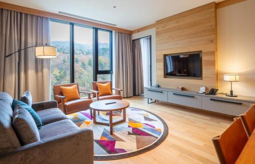 room detail thumbnail 1