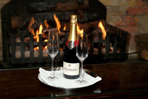 Hollies Hotel - image 3
