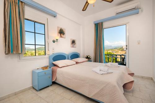 Tripodis Apartments