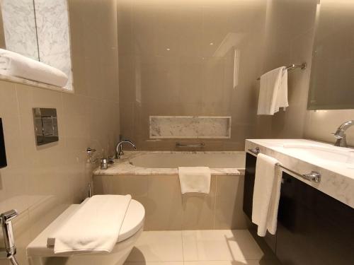 Luxurious 2-Bedroom Address Fountain Views Tower 2 Burj Khalifa view, Дубай (фото 9)