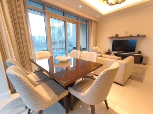 Luxurious 2-Bedroom Address Fountain Views Tower 2 Burj Khalifa view, Дубай (фото 5)