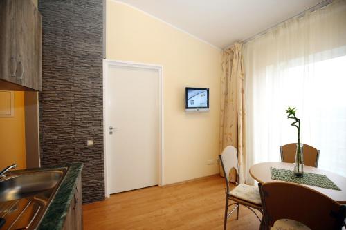 Apart Hotel Tomo FREE PARKING - image 3