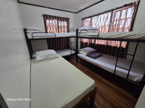 Hillside Vacationers homestay