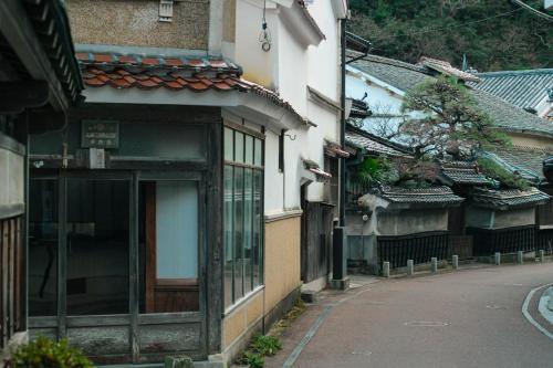 Fasiliti, HISOM in Oda