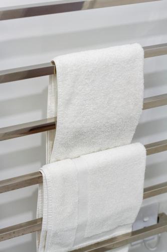 Single-Level Retreat 1 bed 1 bath With Balcony