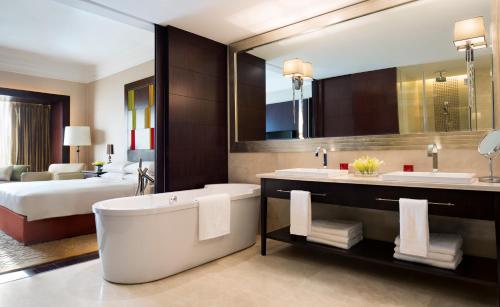 room detail thumbnail 1