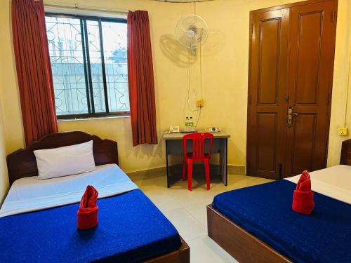 2 twin beds